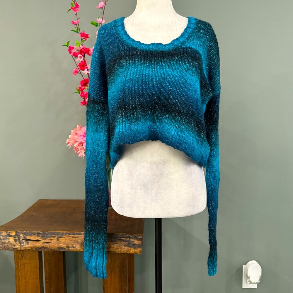 Ecoté Cropped Knit Long Sleeve